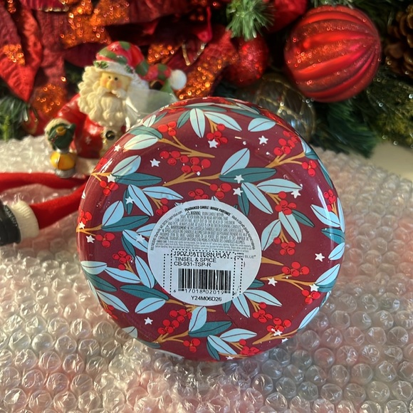 Capri Blue Tinsel & Spice Scented Candle - Pattern Play Signature Holiday Candle - Picture 6 of 9